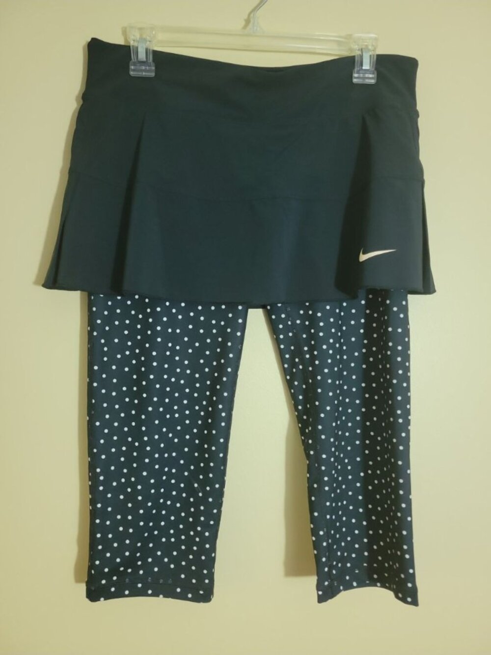 Nike Skapris sz Medium black Polka Dot Court Victory Tennis Pickleball capri